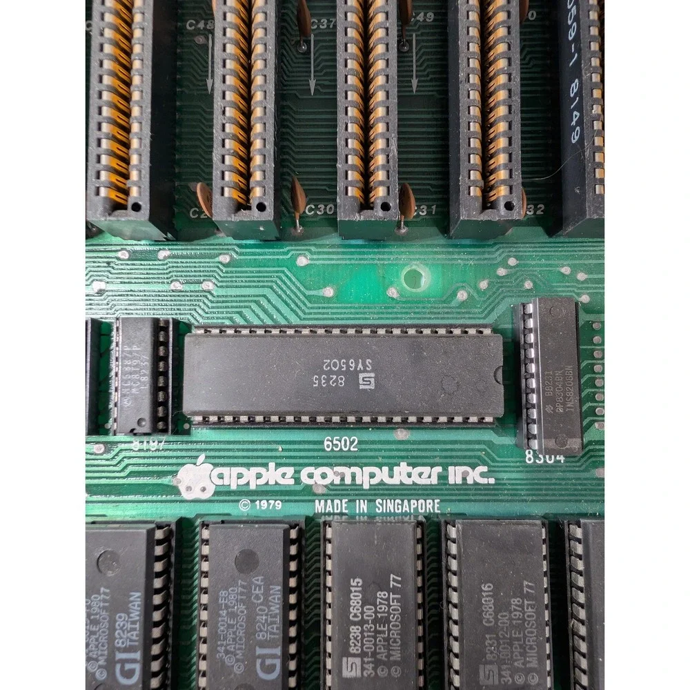 Apple II Plus Logic Board 820-0044-D TESTED 1979 Vintage Motherboard Good 6502